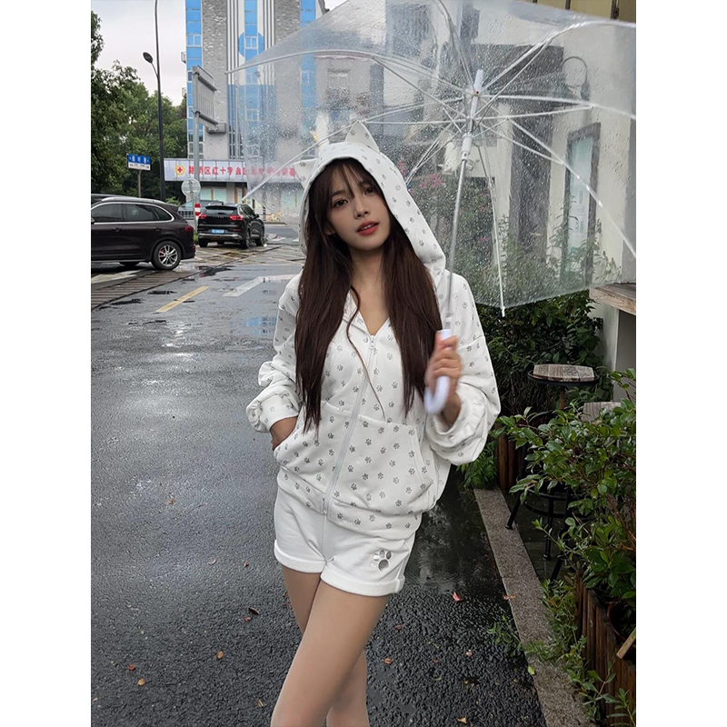 Sweet Printed Fleece Hoodie Jacket and Slim-Fit Shorts Two-Piece Set for Autumn - Eccentric Style Sweet Printed Fleece Hoodie Jacket and Slim-Fit Shorts Two-Piece Set for Autumn - Eccentric Style