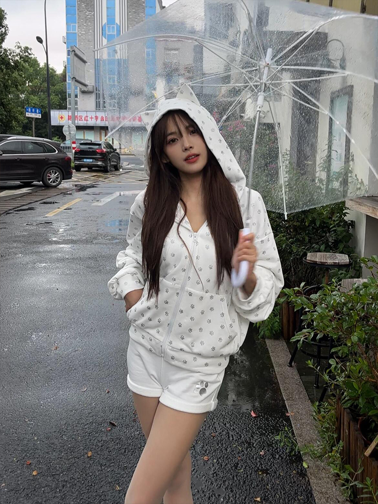 Sweet Printed Fleece Hoodie Jacket and Slim-Fit Shorts Two-Piece Set for Autumn - Eccentric Style Sweet Printed Fleece Hoodie Jacket and Slim-Fit Shorts Two-Piece Set for Autumn - Eccentric Style