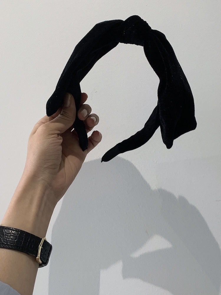 Sweet Velvet Big Bow Black Ribbon Headband - Korean Style, Cute Fashion Accessory for Women and Girls Sweet Velvet Big Bow Black Ribbon Headband - Korean Style, Cute Fashion Accessory for Women and Girls