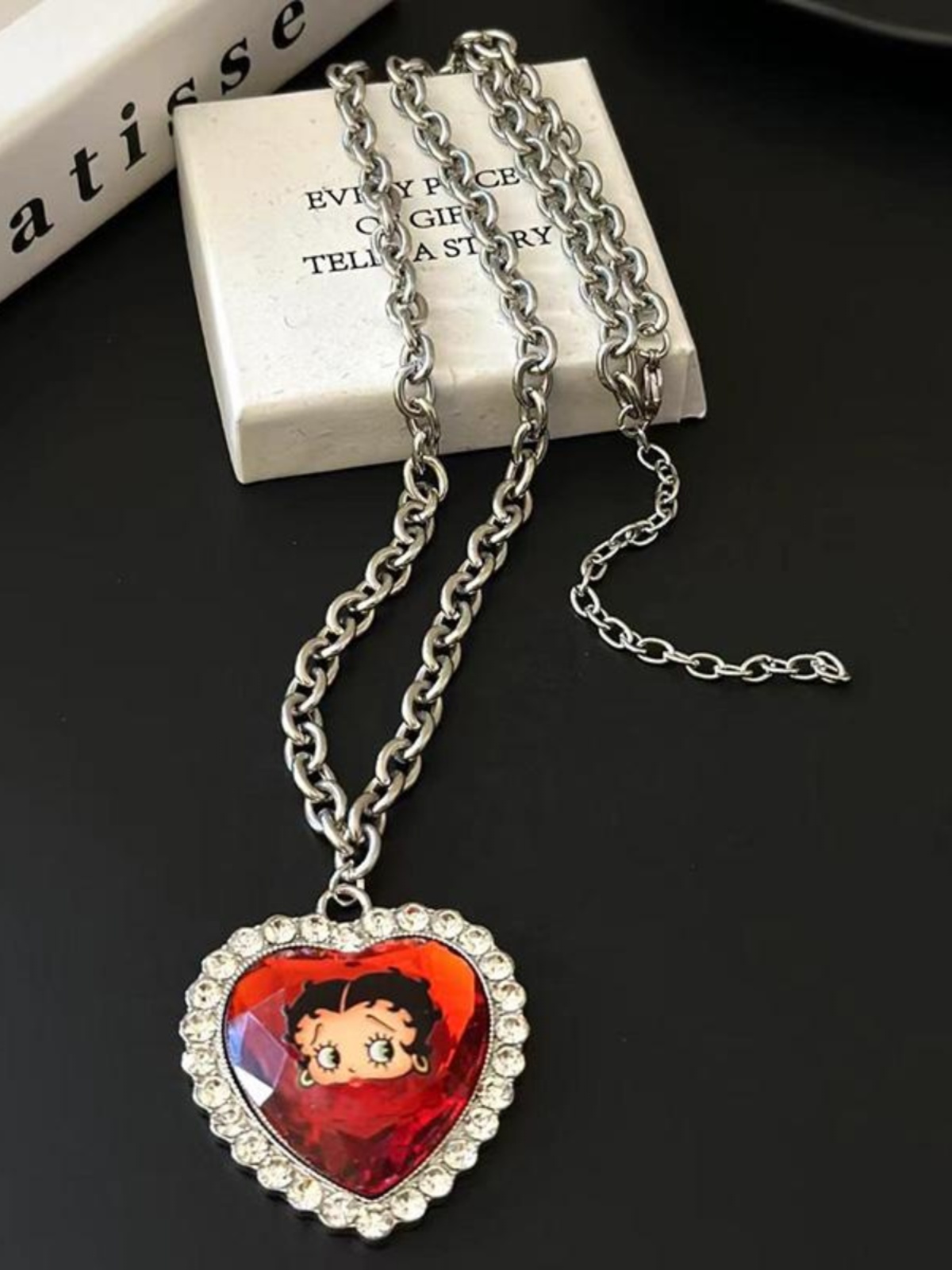 Sweetheart Cool Heart Necklace - Personalized Creative Collarbone Chain, Versatile Niche Design for Sweaters & Y2K Fashion Accessories Sweetheart Cool Heart Necklace - Personalized Creative Collarbone Chain, Versatile Niche Design for Sweaters & Y2K Fashion Accessories