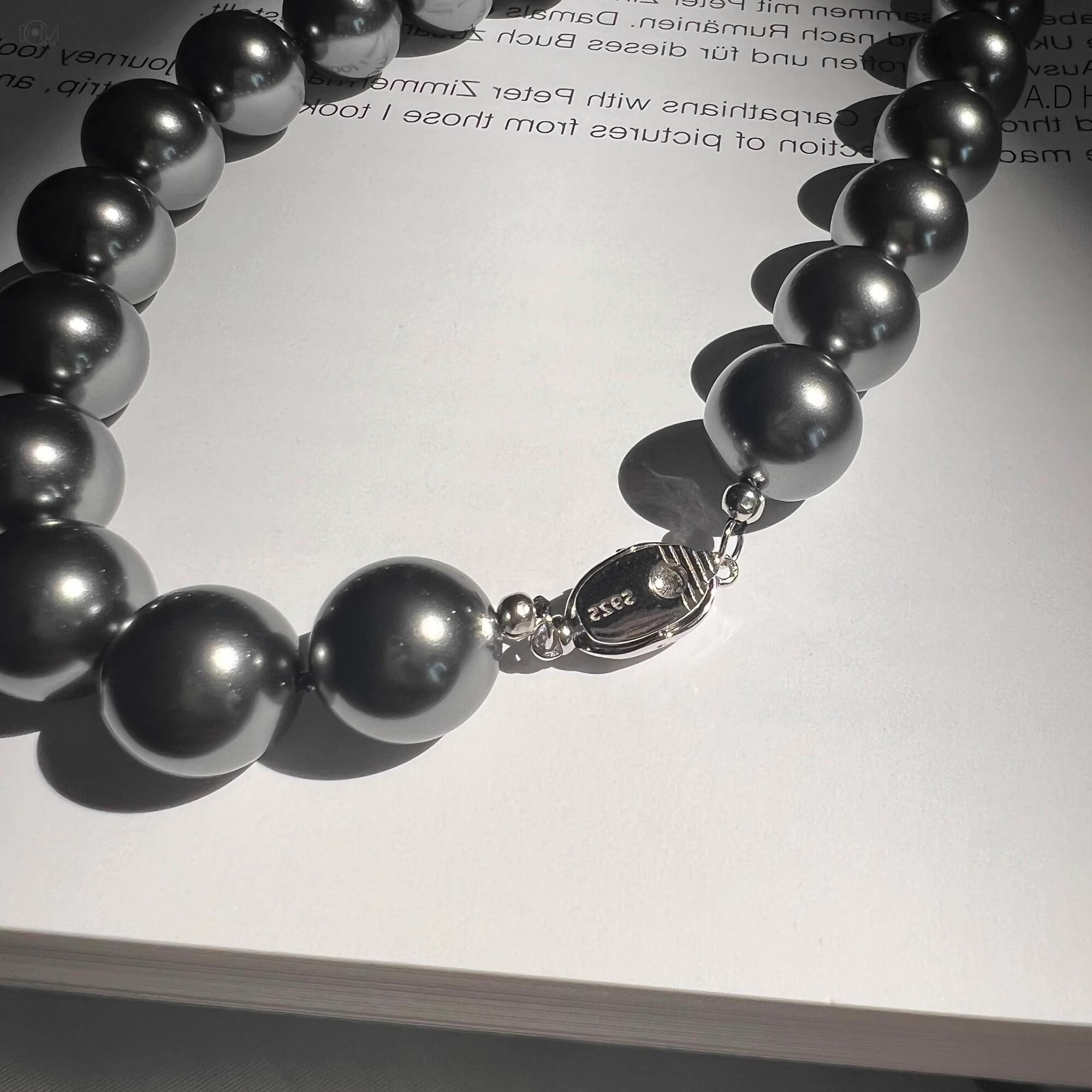 Tahitian Pearl Necklace for Women - Light Luxury Clavicle Chain, Elegant Design for Chic and Minimalist Style