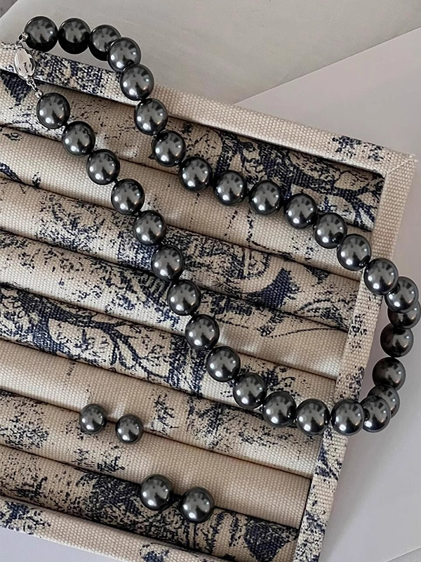 Tahitian Pearl Necklace for Women - Light Luxury Clavicle Chain, Elegant Design for Chic and Minimalist Style Tahitian Pearl Necklace for Women - Light Luxury Clavicle Chain, Elegant Design for Chic and Minimalist Style