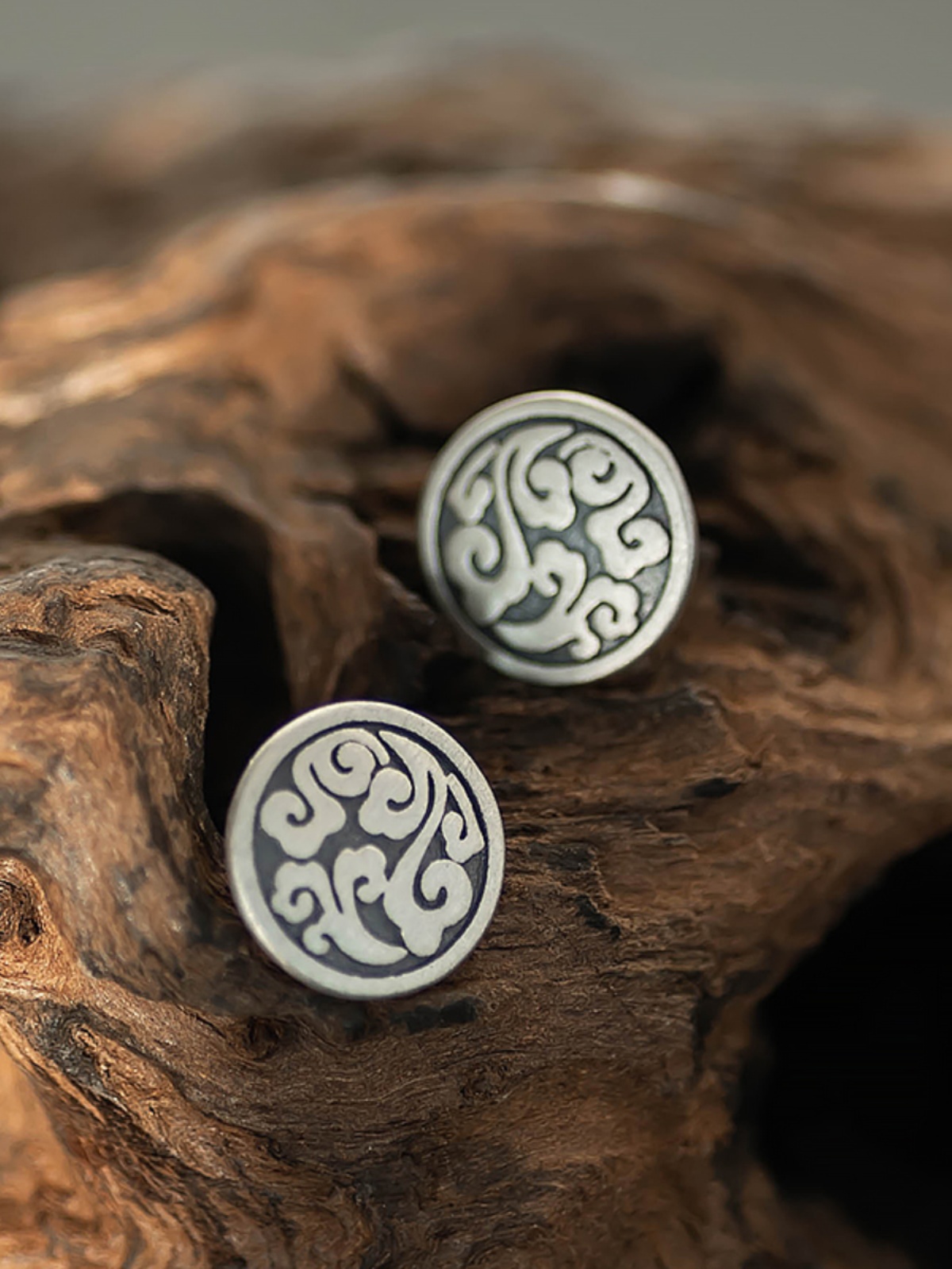 Thai Silver S925 Handmade Matte Unisex Couple Earrings with Auspicious Cloud Vintage Design Thai Silver S925 Handmade Matte Unisex Couple Earrings with Auspicious Cloud Vintage Design