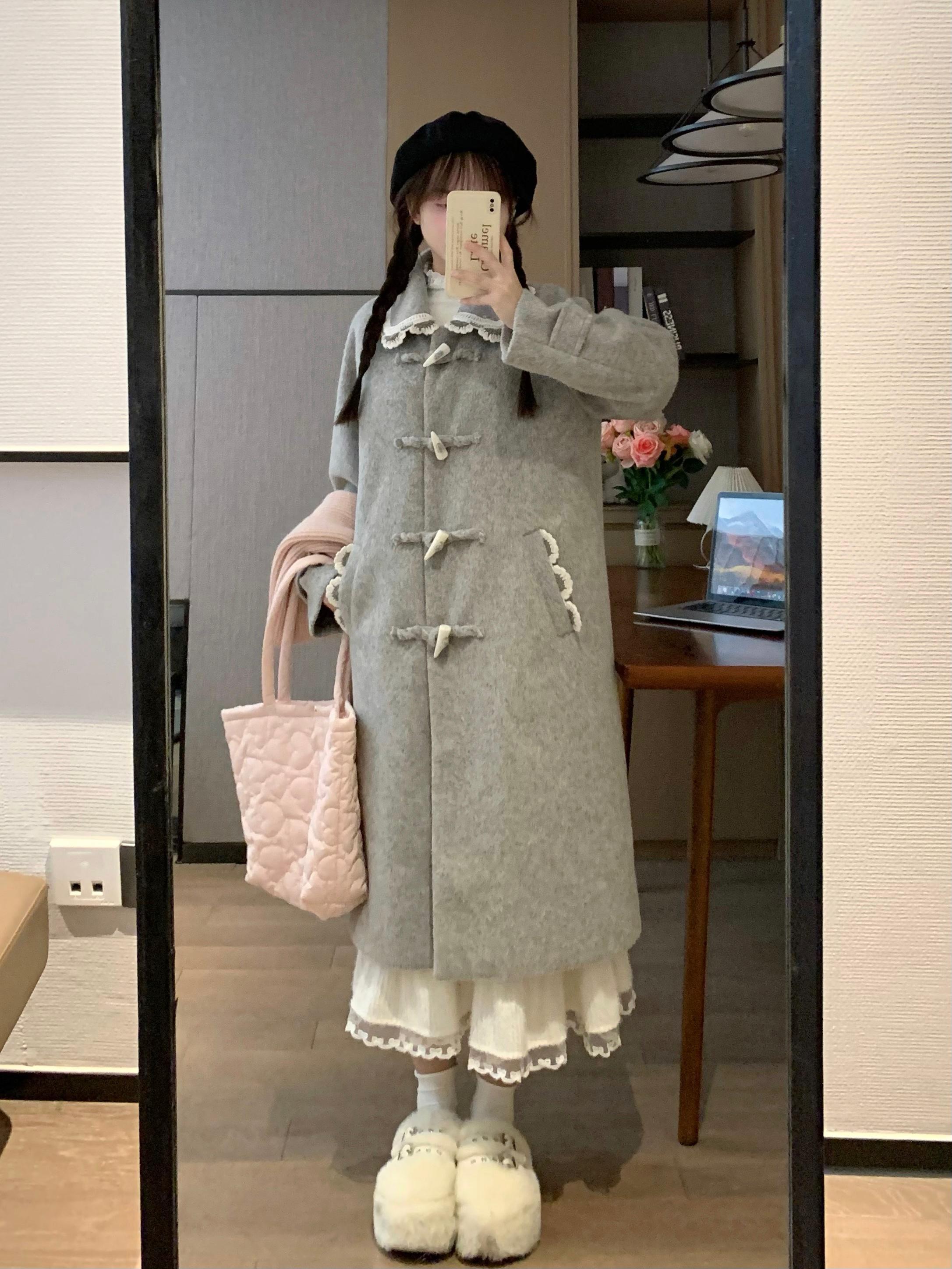 Thick Mid-Length Gray Woolen Coat with Lace Collar - Versatile Women's Outerwear for Early Spring Fashion Thick Mid-Length Gray Woolen Coat with Lace Collar - Versatile Women's Outerwear for Early Spring Fashion