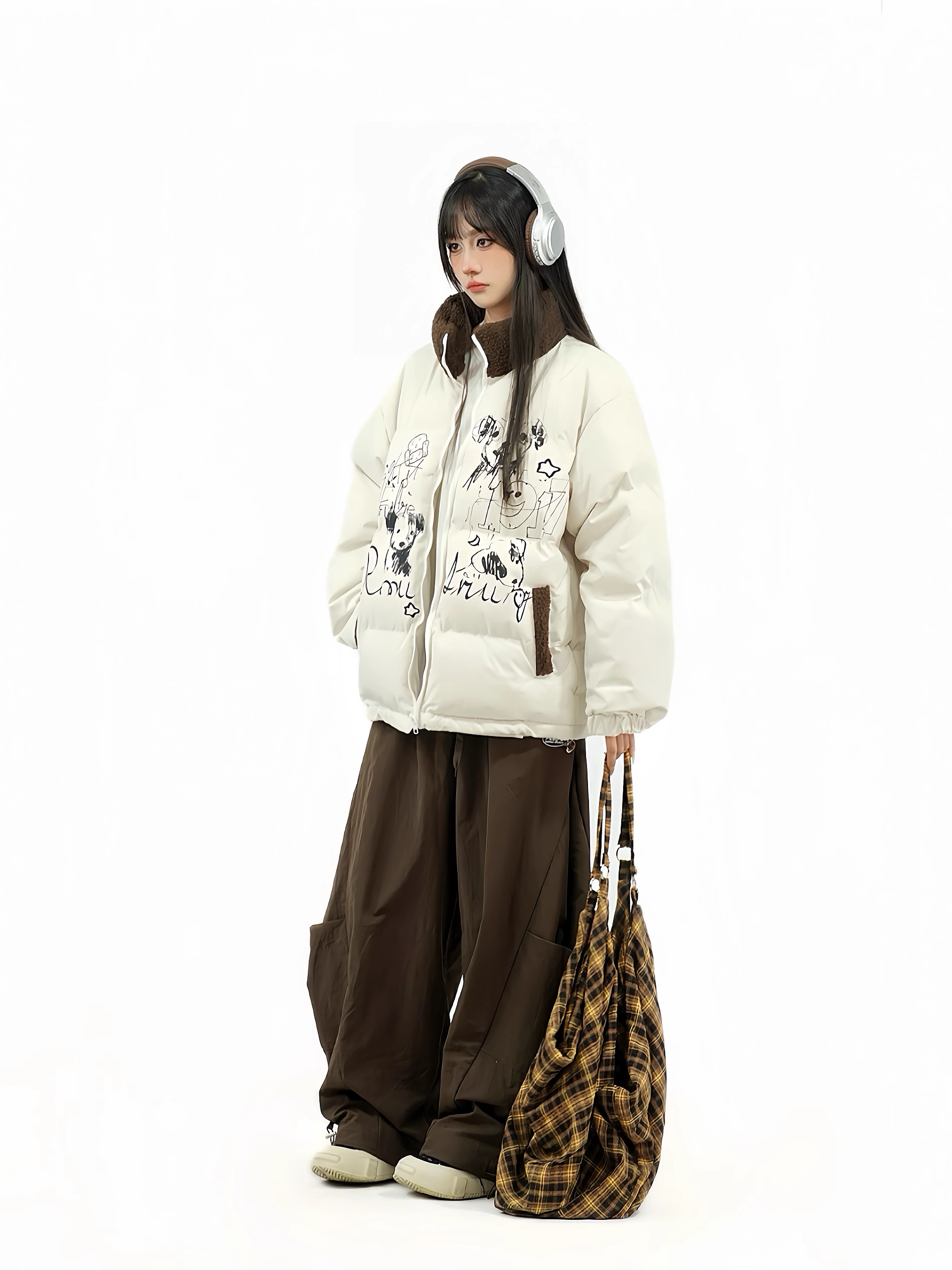 Thickened Cotton Coat for Women with Lamb Wool Collar, Spliced Design, Graffiti Print, Loose Fit, American Style Winter Jacket Thickened Cotton Coat for Women with Lamb Wool Collar, Spliced Design, Graffiti Print, Loose Fit, American Style Winter Jacket