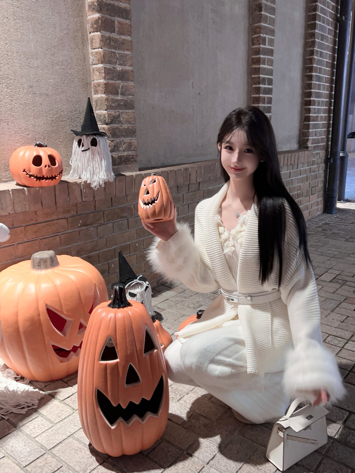 Thickened Knitted Cardigan for Women with Fox Fur Collar and Belt - Cozy Winter Layering Essential Thickened Knitted Cardigan for Women with Fox Fur Collar and Belt - Cozy Winter Layering Essential