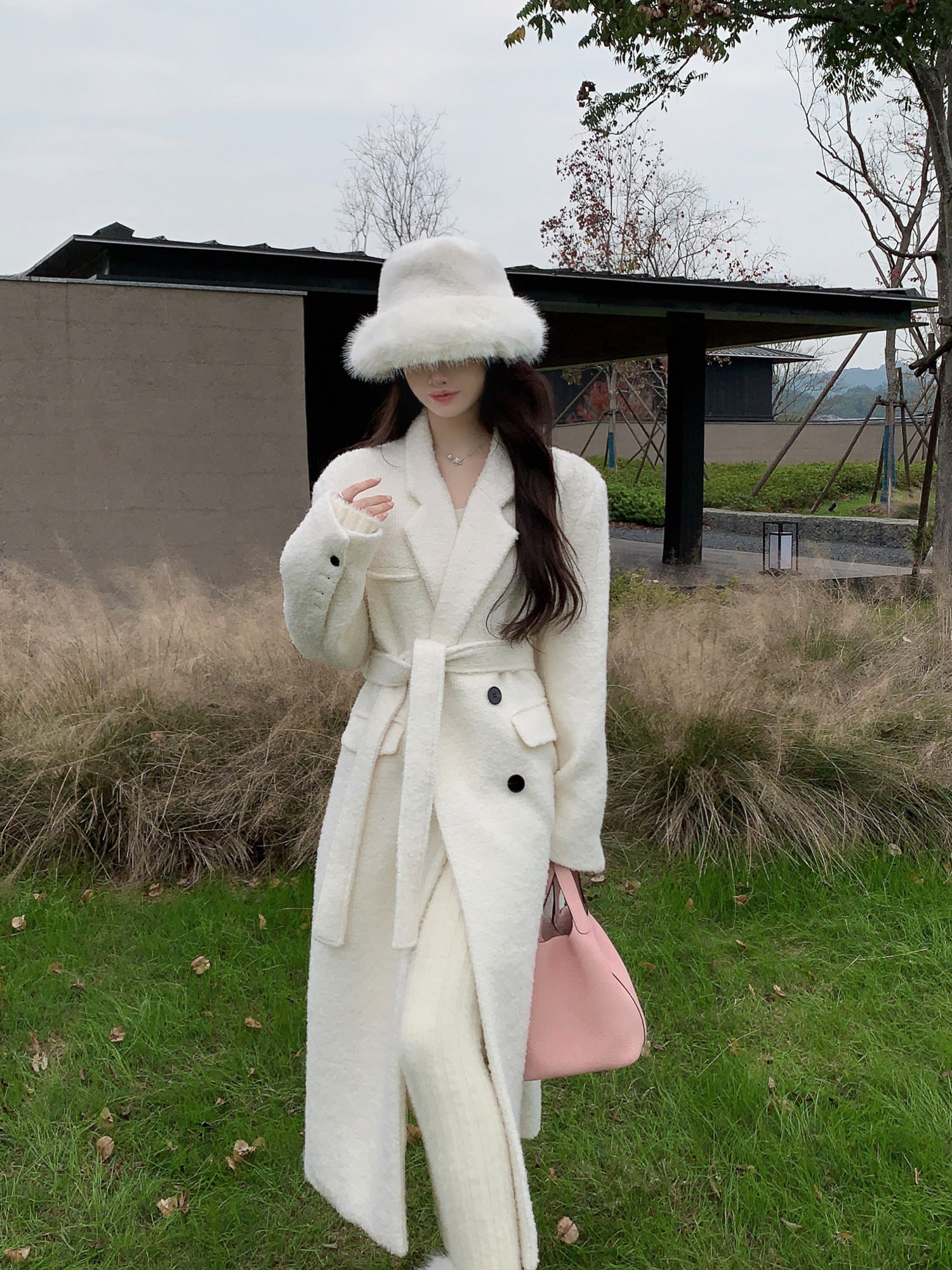 Thickened White Woolen Long Loose Waistcoat Coat for Women - Stylish Oversized Layering Piece for Fall and Winter Fashion