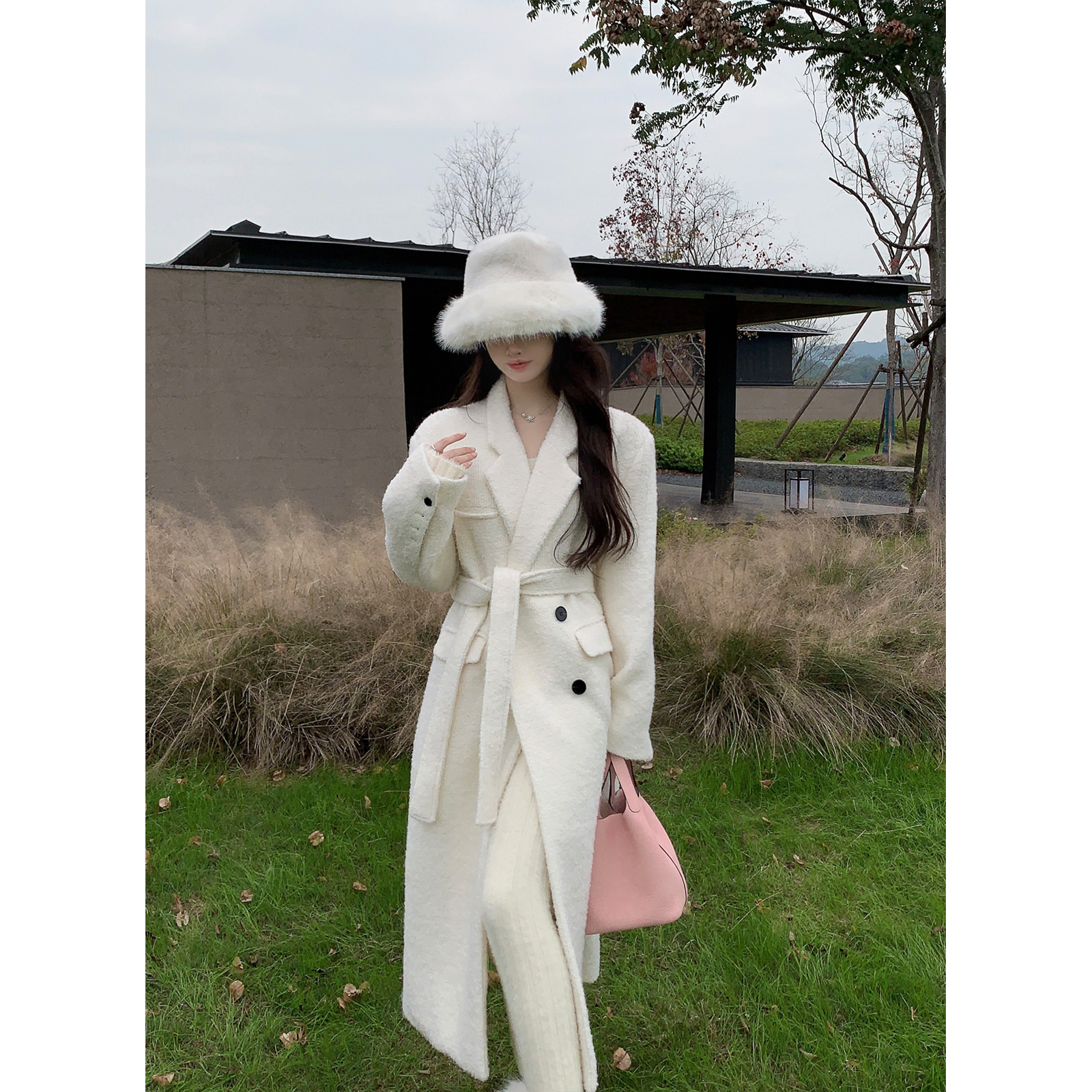 Thickened White Woolen Long Loose Waistcoat Coat for Women - Stylish Oversized Layering Piece for Fall and Winter Fashion