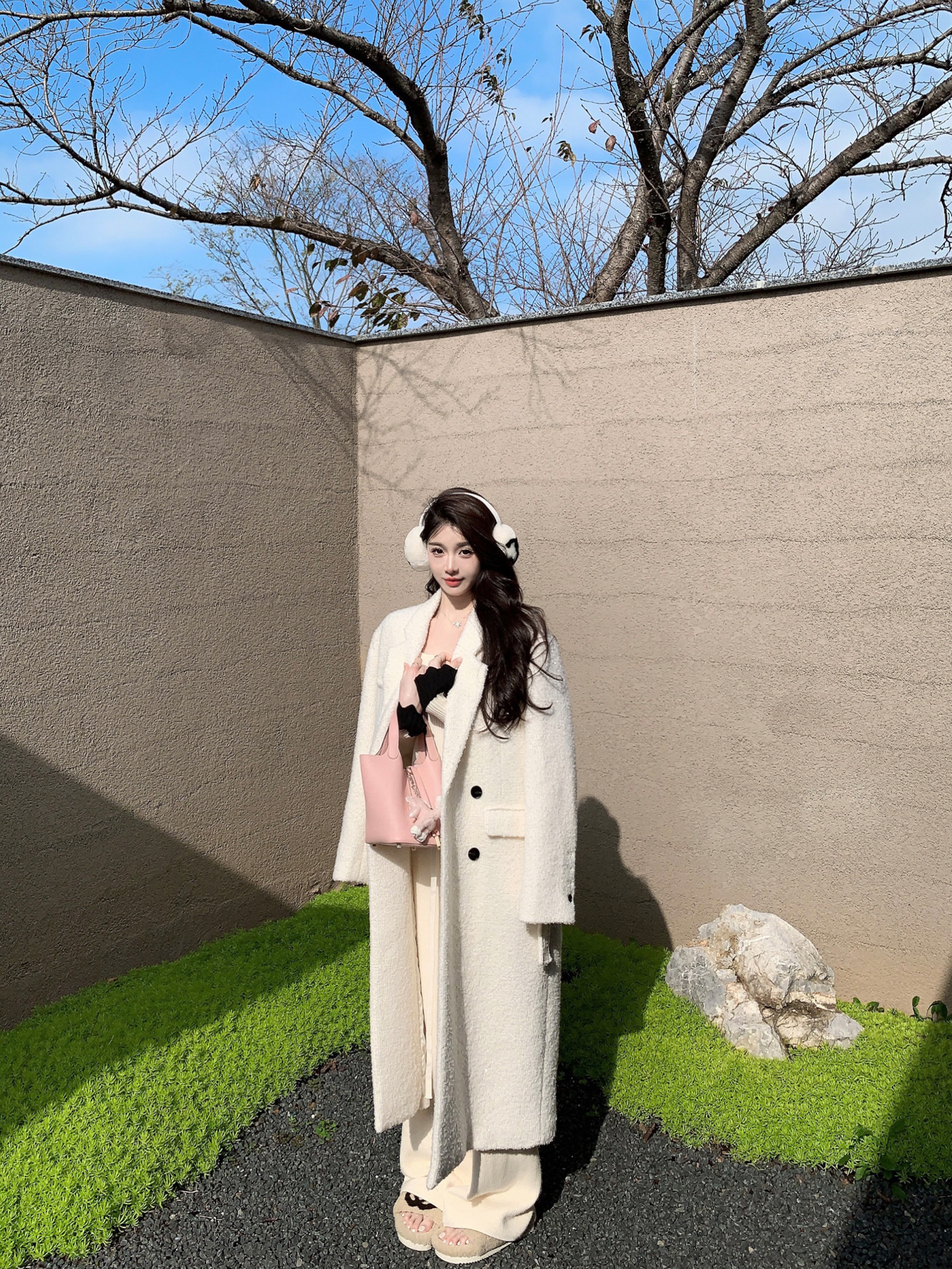 Thickened White Woolen Long Loose Waistcoat Coat for Women - Stylish Oversized Layering Piece for Fall and Winter Fashion Thickened White Woolen Long Loose Waistcoat Coat for Women - Stylish Oversized Layering Piece for Fall and Winter Fashion