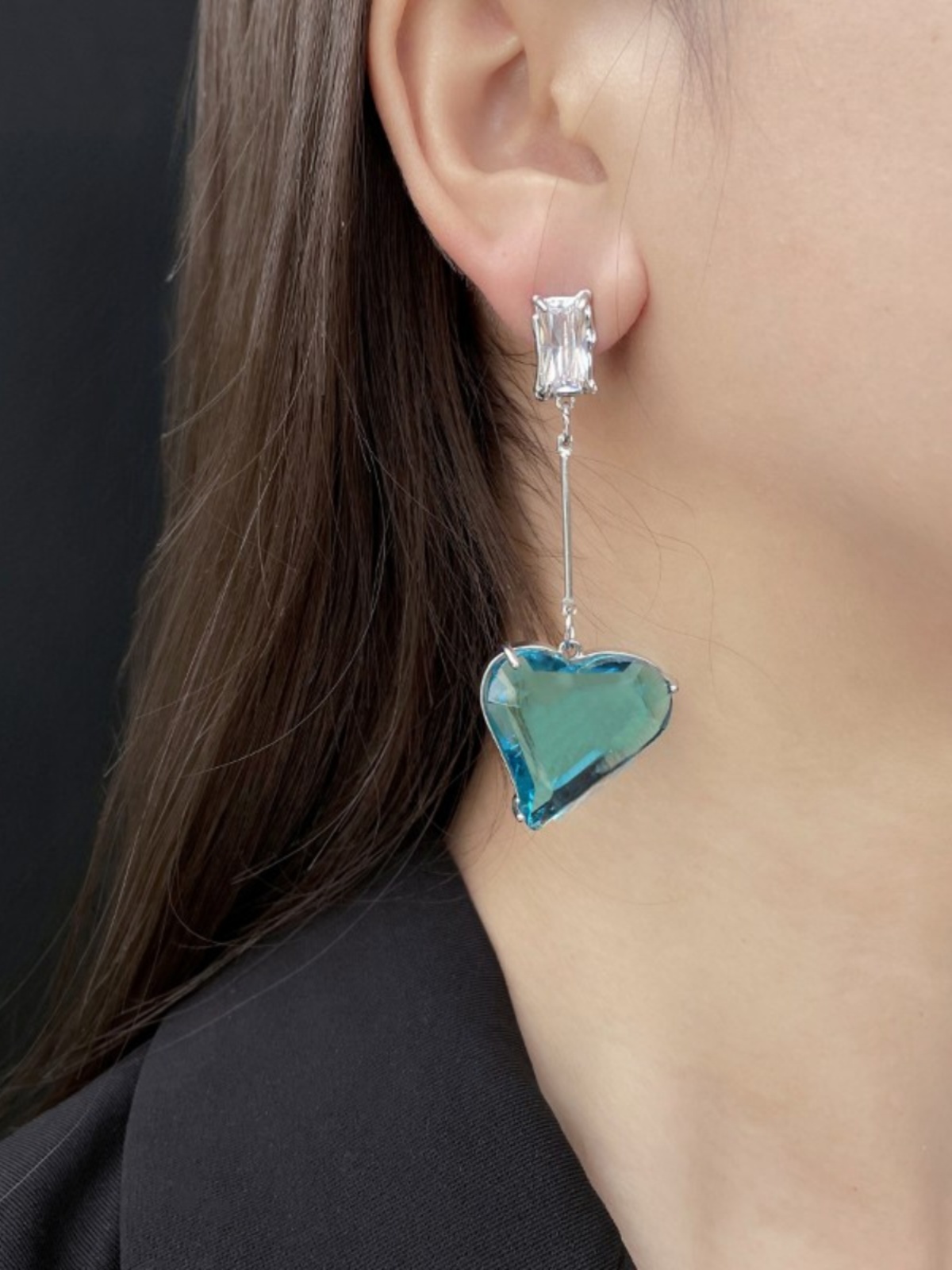 Trendy Blue Heart Stud Earrings for Women, High-End Fashion Accessories, Stylish Ear Jewelry for 2025 Trendy Blue Heart Stud Earrings for Women, High-End Fashion Accessories, Stylish Ear Jewelry for 2025