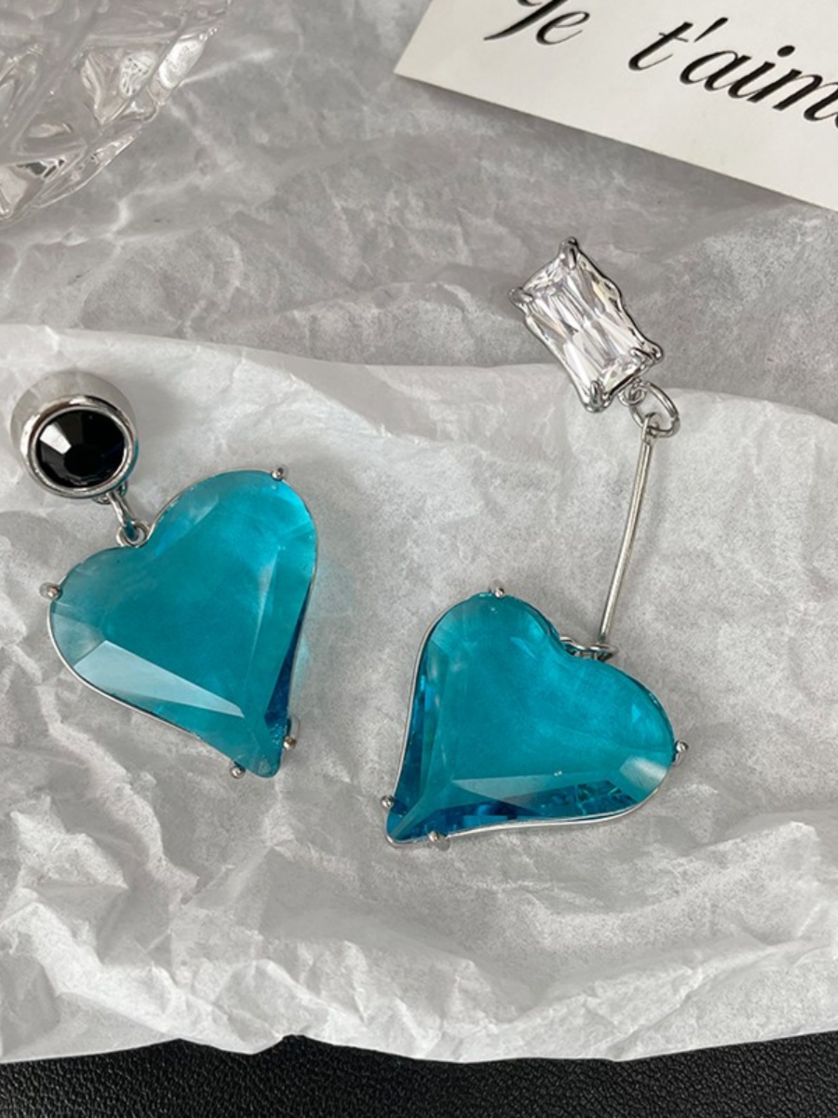 Trendy Blue Heart Stud Earrings for Women, High-End Fashion Accessories, Stylish Ear Jewelry for 2025 Trendy Blue Heart Stud Earrings for Women, High-End Fashion Accessories, Stylish Ear Jewelry for 2025