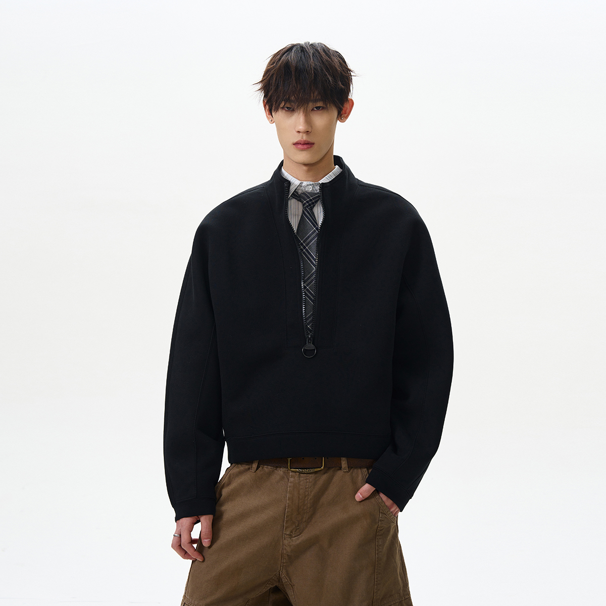 Trendy Boxy Cropped Half-High Zip Collar Sweatshirt in American Street Style, Rebellious Fashion Essential Trendy Boxy Cropped Half-High Zip Collar Sweatshirt in American Street Style, Rebellious Fashion Essential