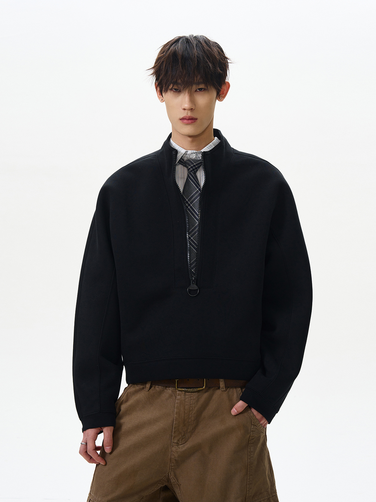 Trendy Boxy Cropped Half-High Zip Collar Sweatshirt in American Street Style, Rebellious Fashion Essential Trendy Boxy Cropped Half-High Zip Collar Sweatshirt in American Street Style, Rebellious Fashion Essential