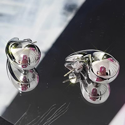 Trendy Chunky Metal Chili Pepper Necklace for Men and Women - High-End Clavicle Chain, European and American Style 2025