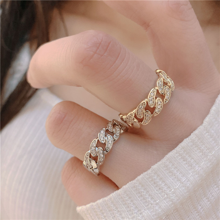 Trendy Diamond-Studded Cuban Chain Ring for Men and Women, Minimalist Hip-Hop Style, High-End Fashion Accessory Trendy Diamond-Studded Cuban Chain Ring for Men and Women, Minimalist Hip-Hop Style, High-End Fashion Accessory