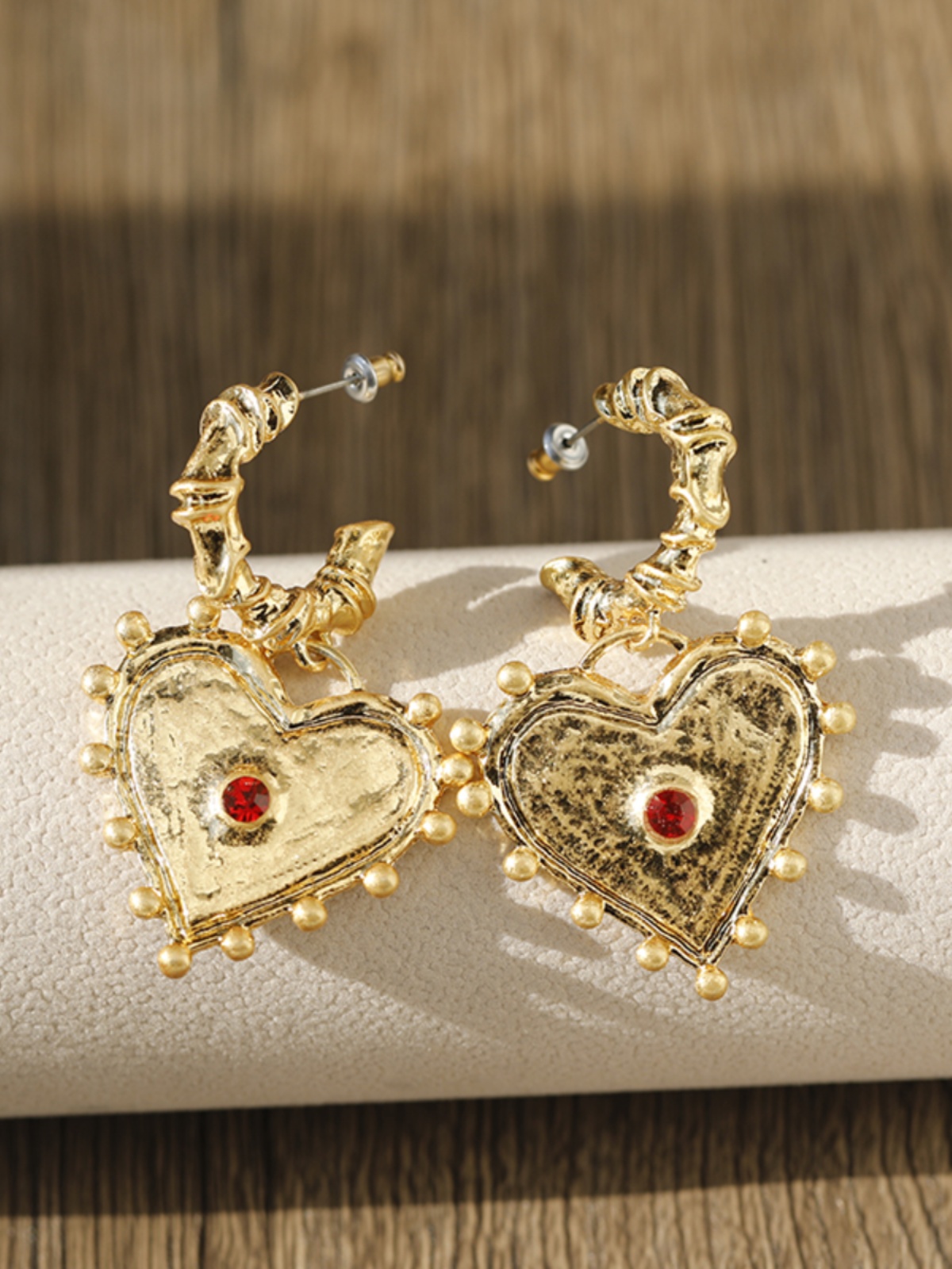 Trendy Diamond-Studded Heart Earrings for Women - Versatile Fashionable Jewelry for Any Occasion Trendy Diamond-Studded Heart Earrings for Women - Versatile Fashionable Jewelry for Any Occasion