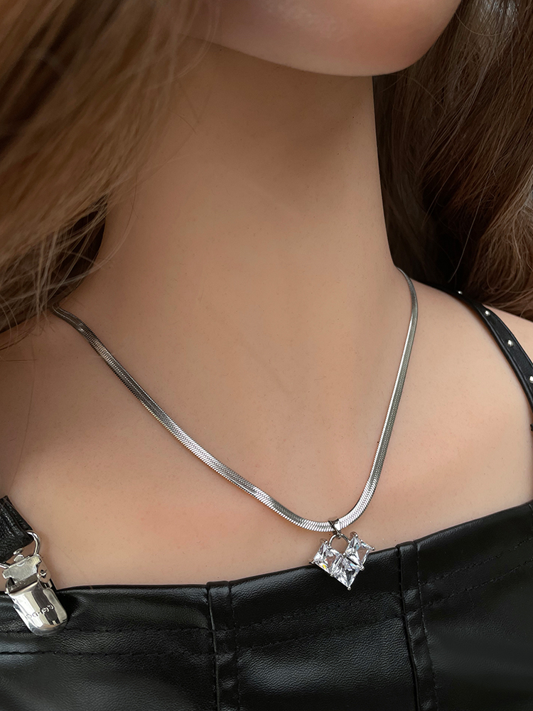 Trendy Heart Pendant Necklace for Women - Light Luxury Minimalist Stainless Steel with Snake Bone Chain - Cool Niche Fashion Accessory Trendy Heart Pendant Necklace for Women - Light Luxury Minimalist Stainless Steel with Snake Bone Chain - Cool Niche Fashion Accessory