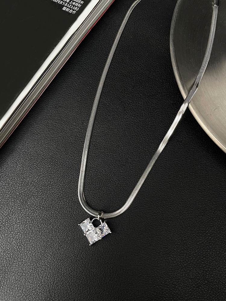 Trendy Heart Pendant Necklace for Women - Light Luxury Minimalist Stainless Steel with Snake Bone Chain - Cool Niche Fashion Accessory Trendy Heart Pendant Necklace for Women - Light Luxury Minimalist Stainless Steel with Snake Bone Chain - Cool Niche Fashion Accessory