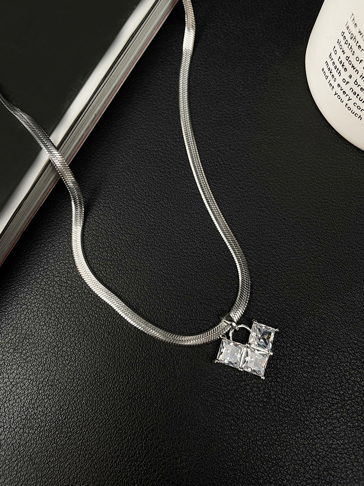 Trendy Heart Pendant Necklace for Women - Light Luxury Minimalist Stainless Steel with Snake Bone Chain - Cool Niche Fashion Accessory Trendy Heart Pendant Necklace for Women - Light Luxury Minimalist Stainless Steel with Snake Bone Chain - Cool Niche Fashion Accessory