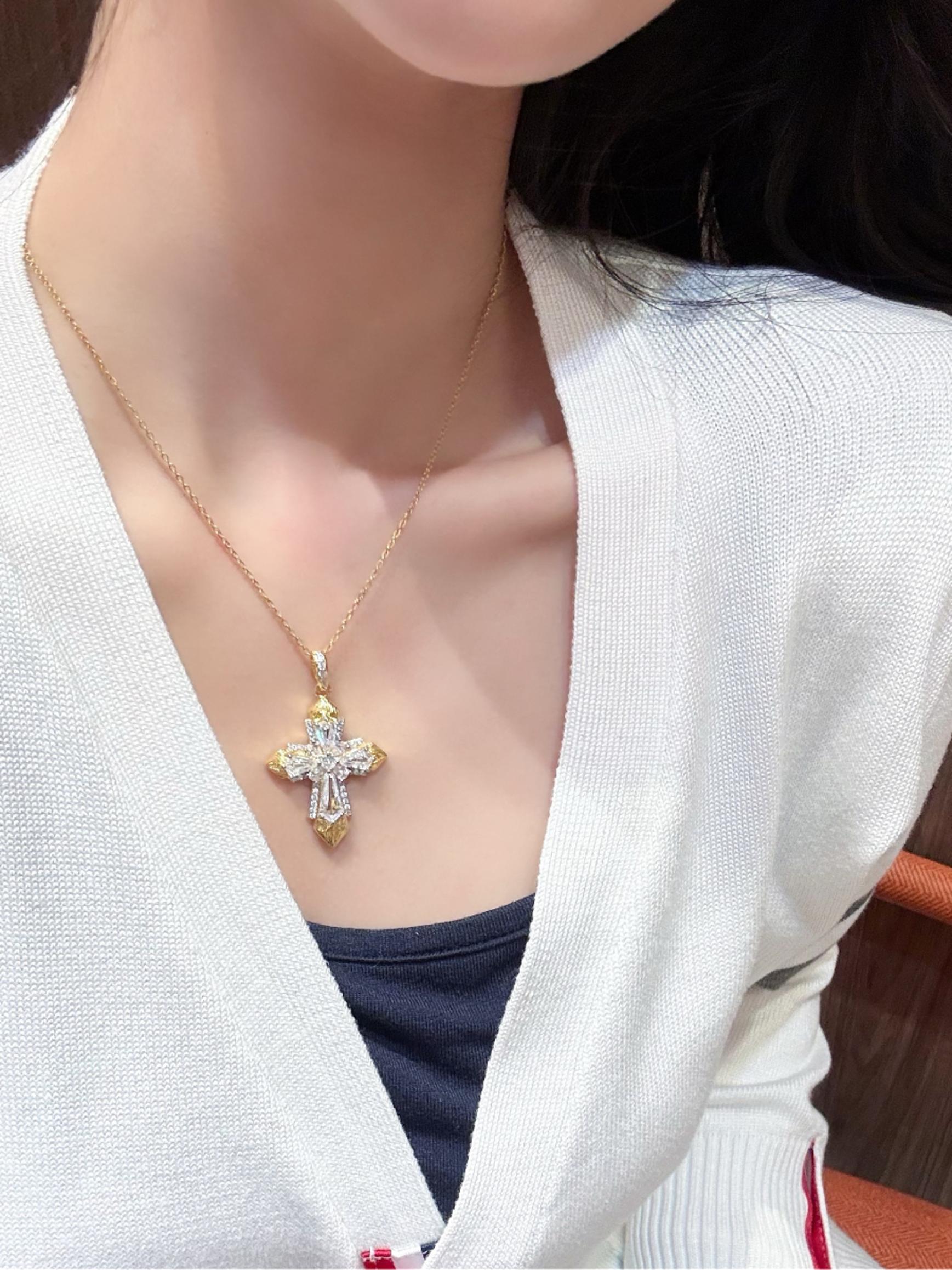 Trendy High-Carbon Diamond Cross Necklace for Women - Ultra-Sparkling Light Luxury Clavicle Chain, Perfect for Sweater Layering Trendy High-Carbon Diamond Cross Necklace for Women - Ultra-Sparkling Light Luxury Clavicle Chain, Perfect for Sweater Layering