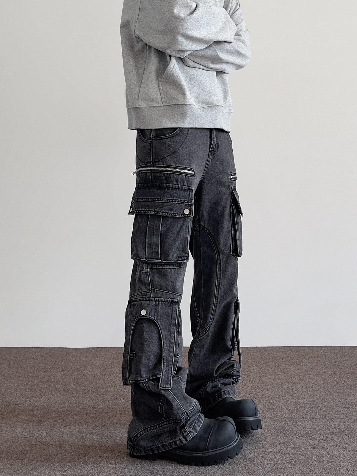 Trendy High Street Heavy Industry Bullet Jeans with Three-Dimensional Pocket Design, Straight Leg Flared Pants for 90s Style Fashion Trendy High Street Heavy Industry Bullet Jeans with Three-Dimensional Pocket Design, Straight Leg Flared Pants for 90s Style Fashion