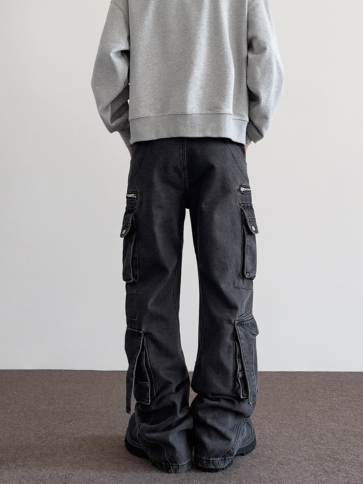 Trendy High Street Heavy Industry Bullet Jeans with Three-Dimensional Pocket Design, Straight Leg Flared Pants for 90s Style Fashion Trendy High Street Heavy Industry Bullet Jeans with Three-Dimensional Pocket Design, Straight Leg Flared Pants for 90s Style Fashion