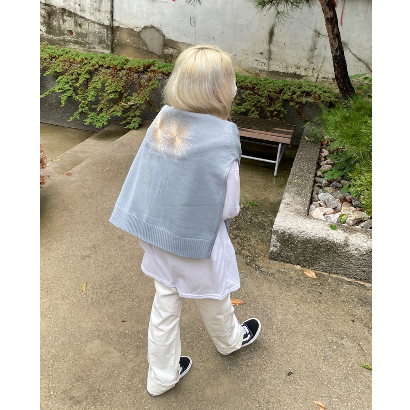 Trendy Korean Style Loose Knit Sweater with Fireworks Embroidery - Unique Round Neck Design for a Relaxed Look Trendy Korean Style Loose Knit Sweater with Fireworks Embroidery - Unique Round Neck Design for a Relaxed Look