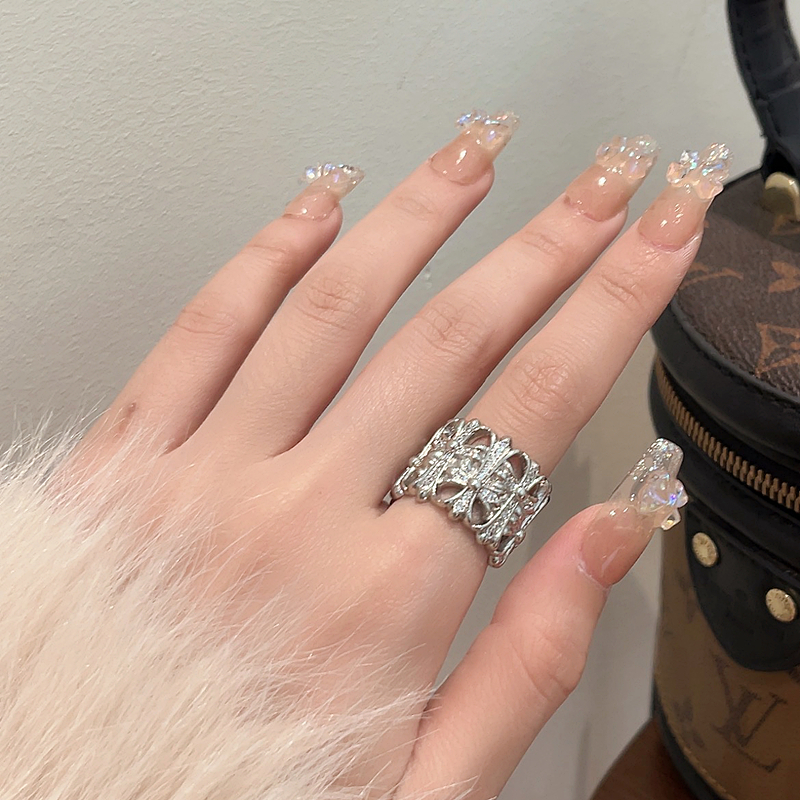 Trendy Lightweight Silver Diamond-Studded Cross Ring for Women, Versatile High-End Fashion Statement Index Finger Ring