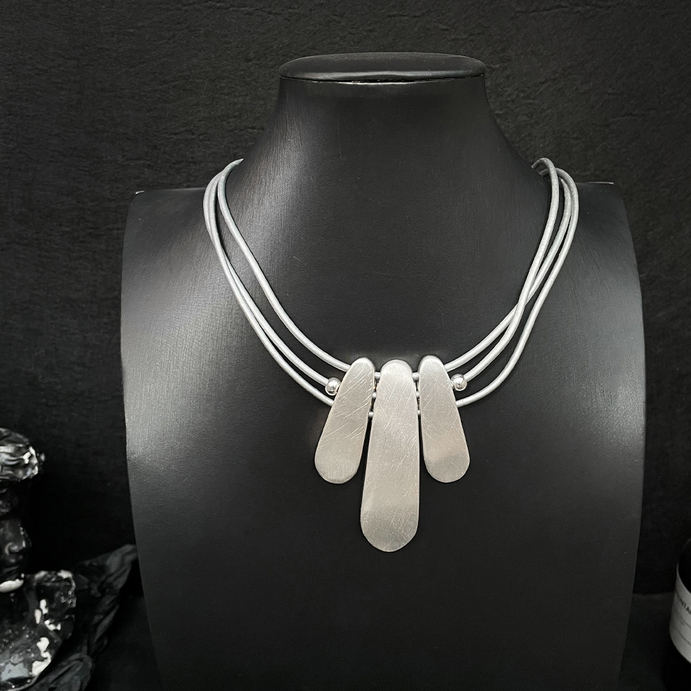 Trendy Long Necklace for Women with Metal Brushed Pendant - Versatile Collarbone Chain Accessory, European and American Fashion