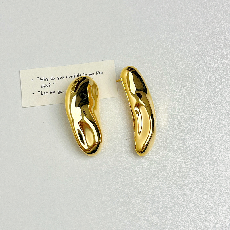 Trendy Minimalist Asymmetrical High-End Earrings - 2025 Cold Style Ear Studs for a Unique Look
