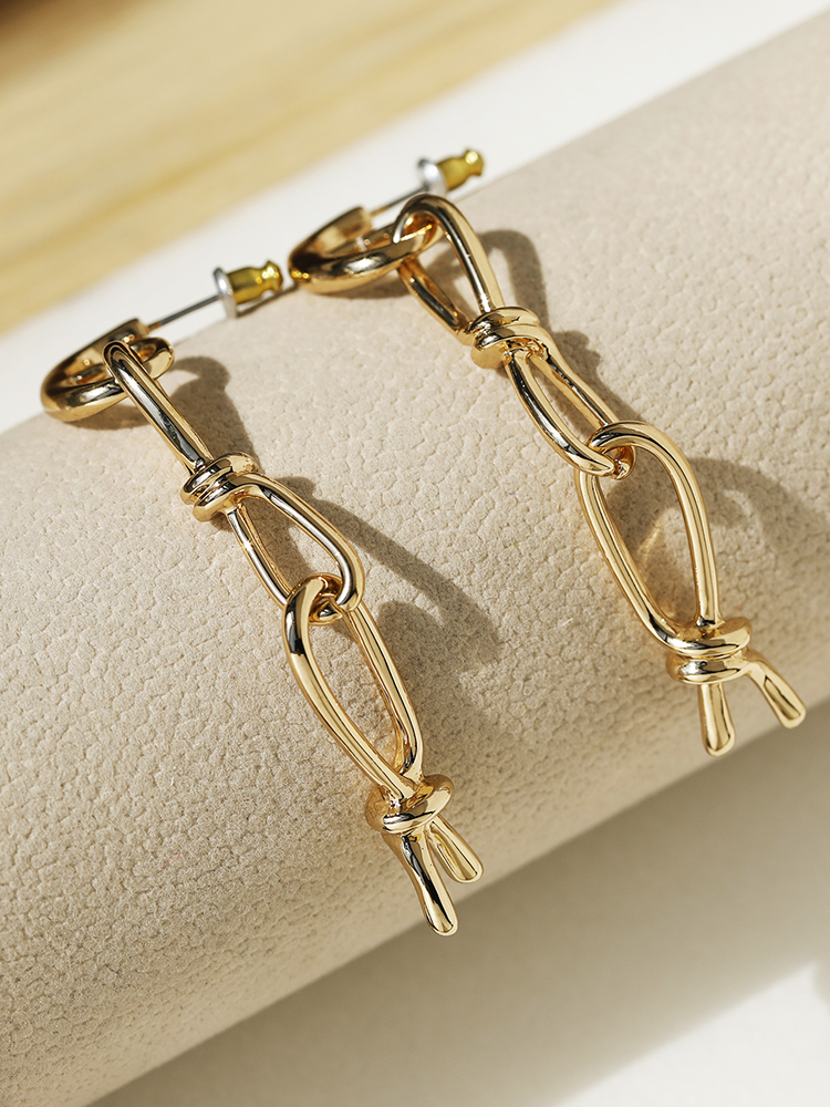 Trendy Minimalist Long Earrings for Women with Metal Texture and 8-Shaped Buckle – Chic Statement Jewelry Trendy Minimalist Long Earrings for Women with Metal Texture and 8-Shaped Buckle – Chic Statement Jewelry