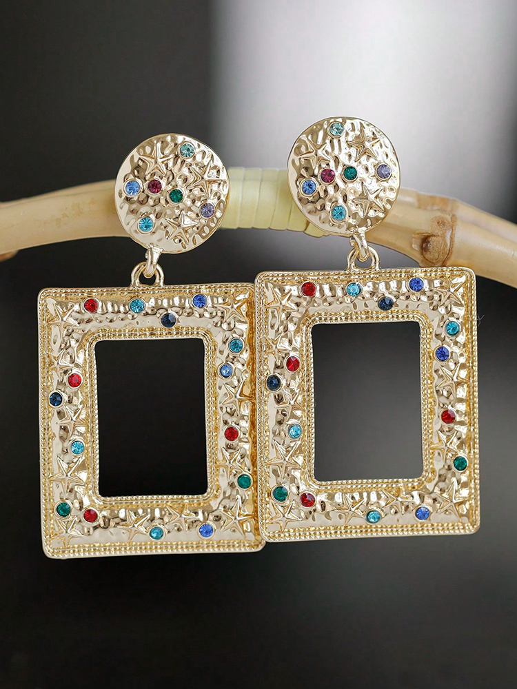 Trendy Rhinestone Geometric Earrings - Lightweight High-End European American Style Luxury Ear Studs for Versatile Fashion Trendy Rhinestone Geometric Earrings - Lightweight High-End European American Style Luxury Ear Studs for Versatile Fashion