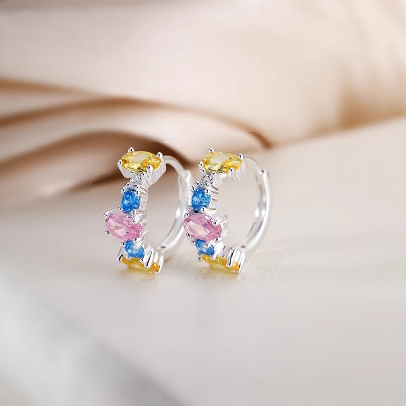 Trendy Small Niche Design Ear Studs Earrings - Chic Ear Clips for Fashion-Forward Accessory Lovers Trendy Small Niche Design Ear Studs Earrings - Chic Ear Clips for Fashion-Forward Accessory Lovers