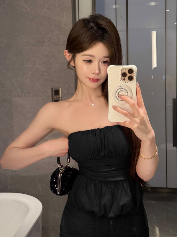 Trendy Strapless Ruffled Short Blouse for Women, Summer Waist-Cinching Top with Sweet and Spicy Design, Y2K Fashion Style Trendy Strapless Ruffled Short Blouse for Women, Summer Waist-Cinching Top with Sweet and Spicy Design, Y2K Fashion Style