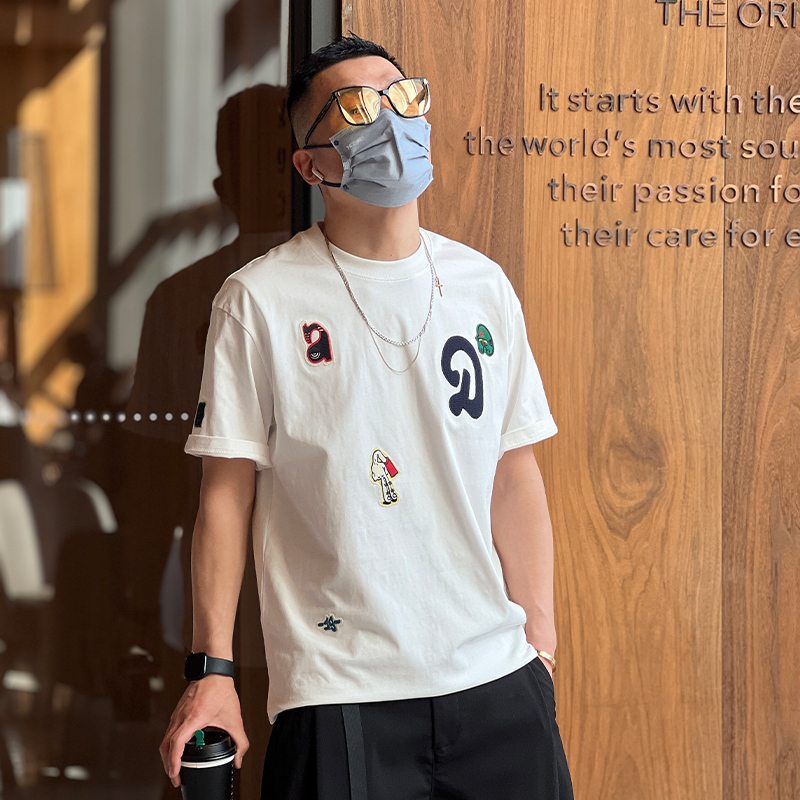 Trendy Summer Embroidered Patch Short-Sleeve T-Shirt - Versatile American Streetwear Casual Men's Tee Trendy Summer Embroidered Patch Short-Sleeve T-Shirt - Versatile American Streetwear Casual Men's Tee