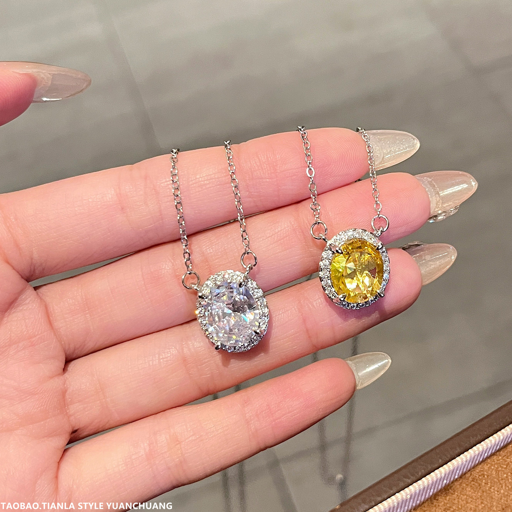 Trendy Ultra-Bright Sparkling Diamond Pigeon Egg Necklace for Women – High-End Light Luxury Clavicle Chain Accessory Trendy Ultra-Bright Sparkling Diamond Pigeon Egg Necklace for Women – High-End Light Luxury Clavicle Chain Accessory