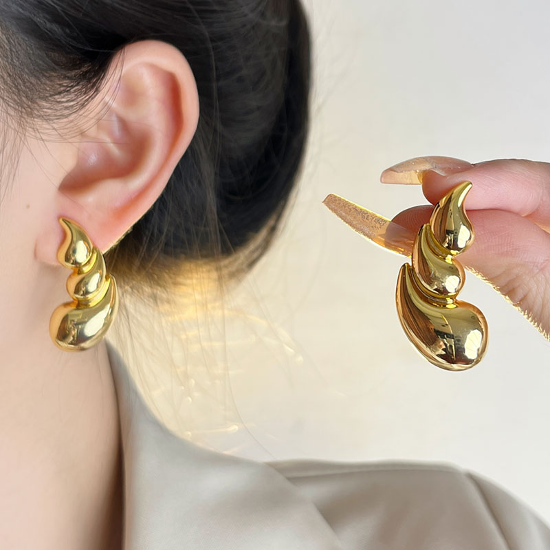 Trendy Water Droplet Earrings for Women - Unique European and American Design, 2025 Summer High-End Fashion Ear Studs Trendy Water Droplet Earrings for Women - Unique European and American Design, 2025 Summer High-End Fashion Ear Studs