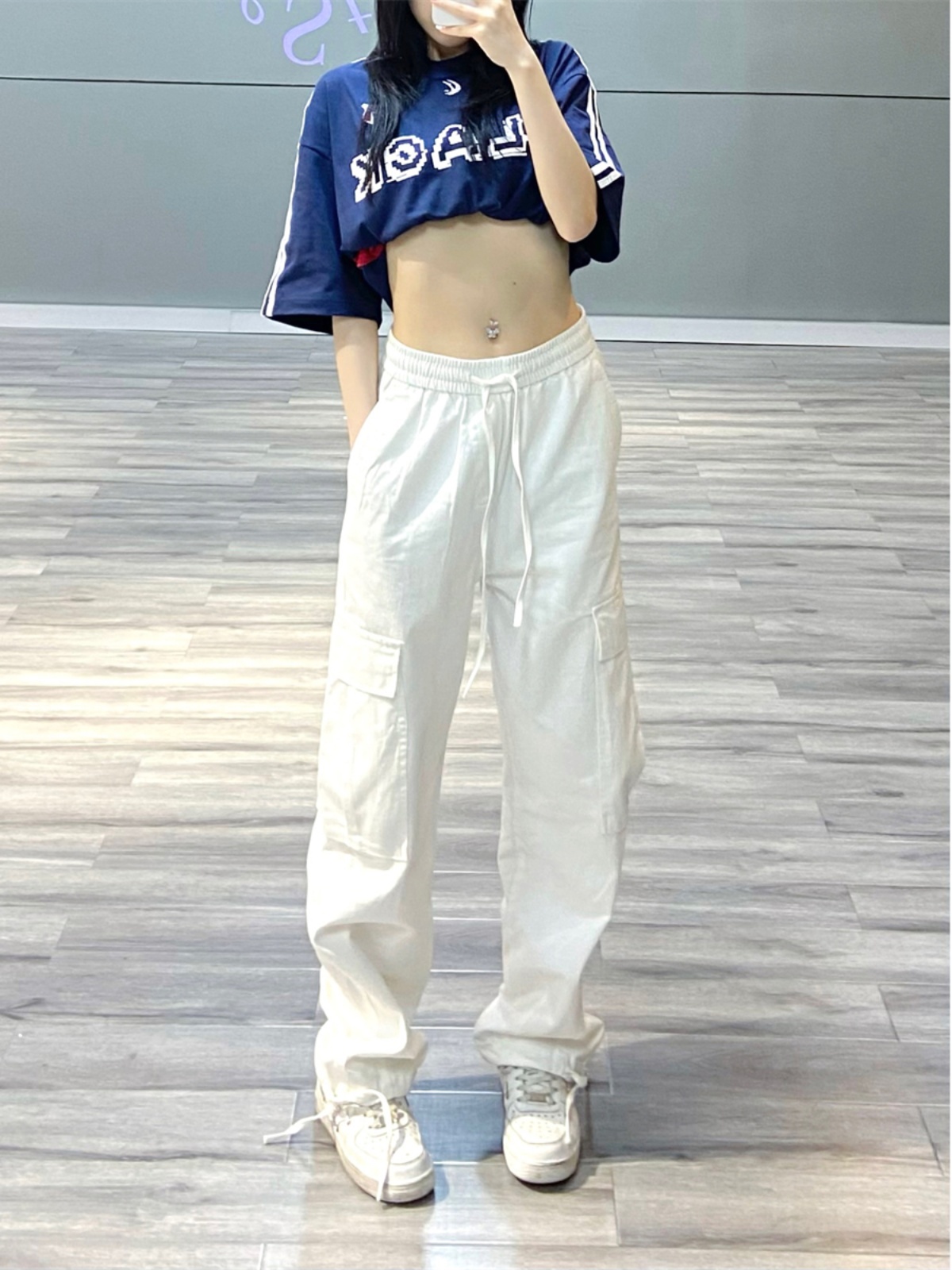 Trendy White Work Pants for Women - Hip-Hop Jazz Dance Long Straight-Leg Joggers, Casual Street Style, 90s Inspired Fashion Trendy White Work Pants for Women - Hip-Hop Jazz Dance Long Straight-Leg Joggers, Casual Street Style, 90s Inspired Fashion