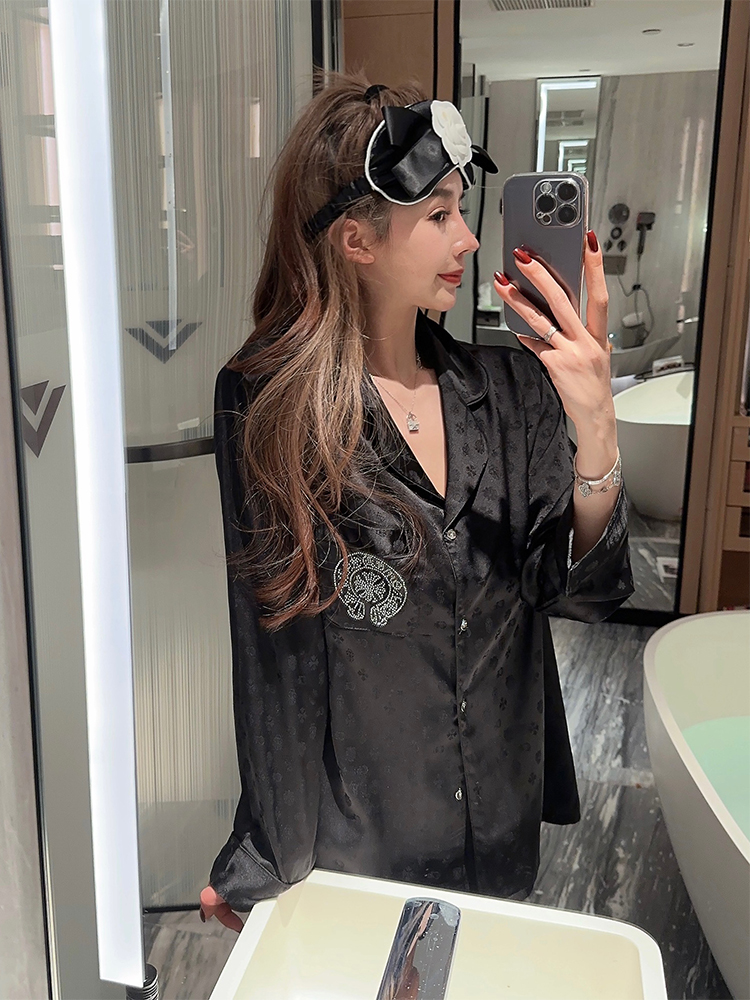 Trendy Women's Ice Silk Pajamas Set - Long Sleeve Top & Pants - Cool Summer Loungewear for Spring & Autumn, Ideal for Casual Outings Trendy Women's Ice Silk Pajamas Set - Long Sleeve Top & Pants - Cool Summer Loungewear for Spring & Autumn, Ideal for Casual Outings