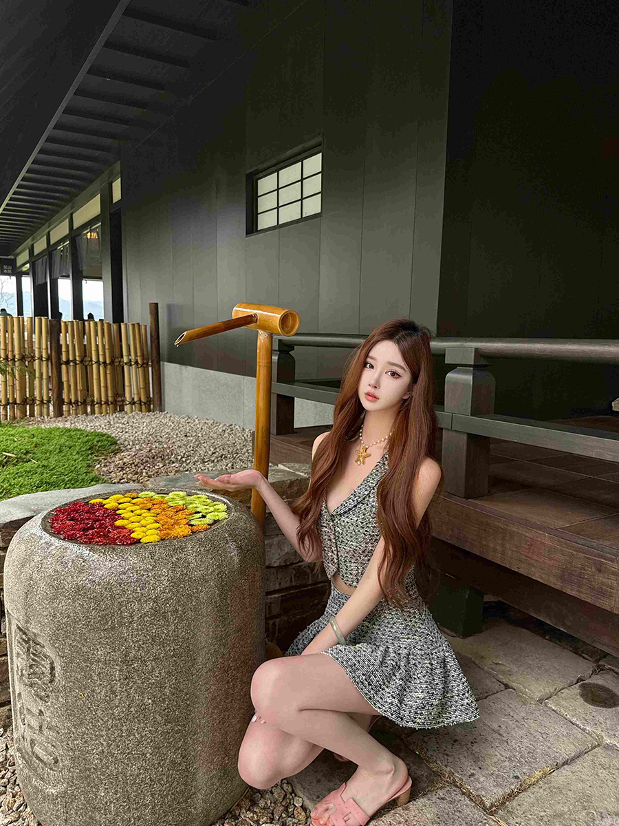 Tweed Petal Skirt & Sleeveless Top Two-Piece Set - Super Short Little Waltz Style, Y2K Fashion, Chic Summer Outfit