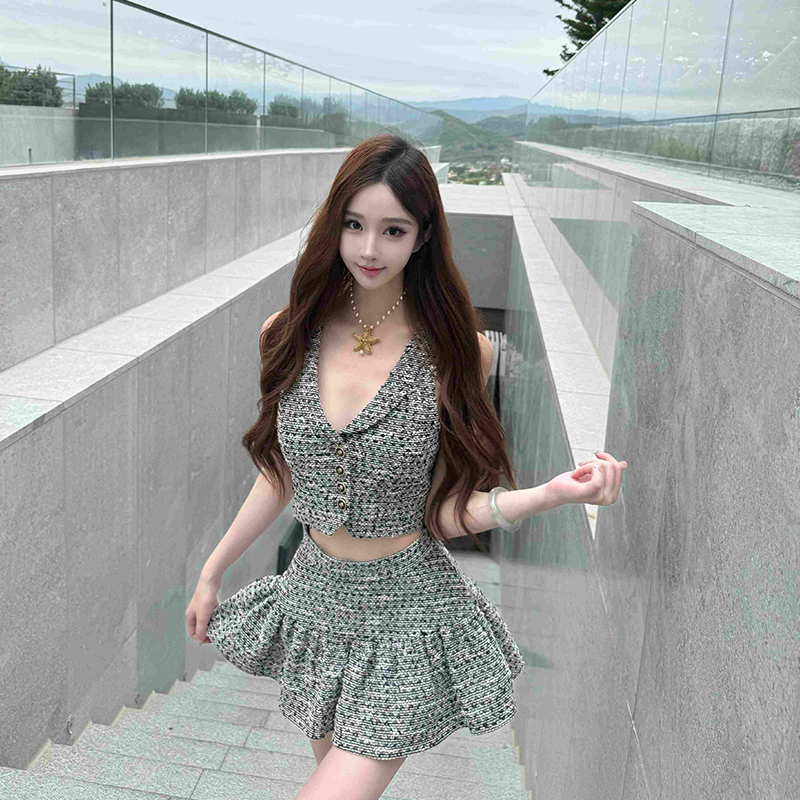 Tweed Petal Skirt & Sleeveless Top Two-Piece Set - Super Short Little Waltz Style, Y2K Fashion, Chic Summer Outfit