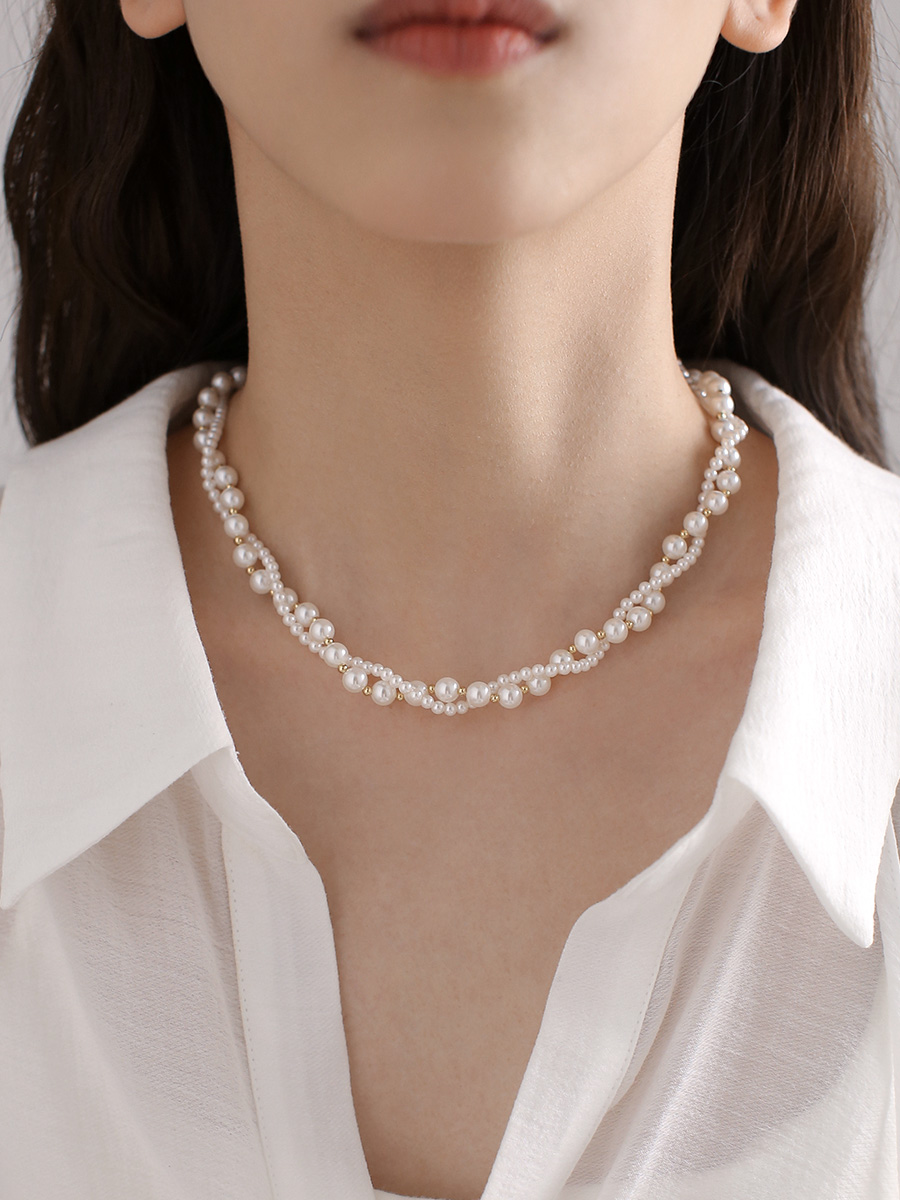 Twisted Double-Layered Pearl Necklace for Women, Heart-Shaped Clavicle Chain, Light Luxury High-End Sweater Accessory Twisted Double-Layered Pearl Necklace for Women, Heart-Shaped Clavicle Chain, Light Luxury High-End Sweater Accessory