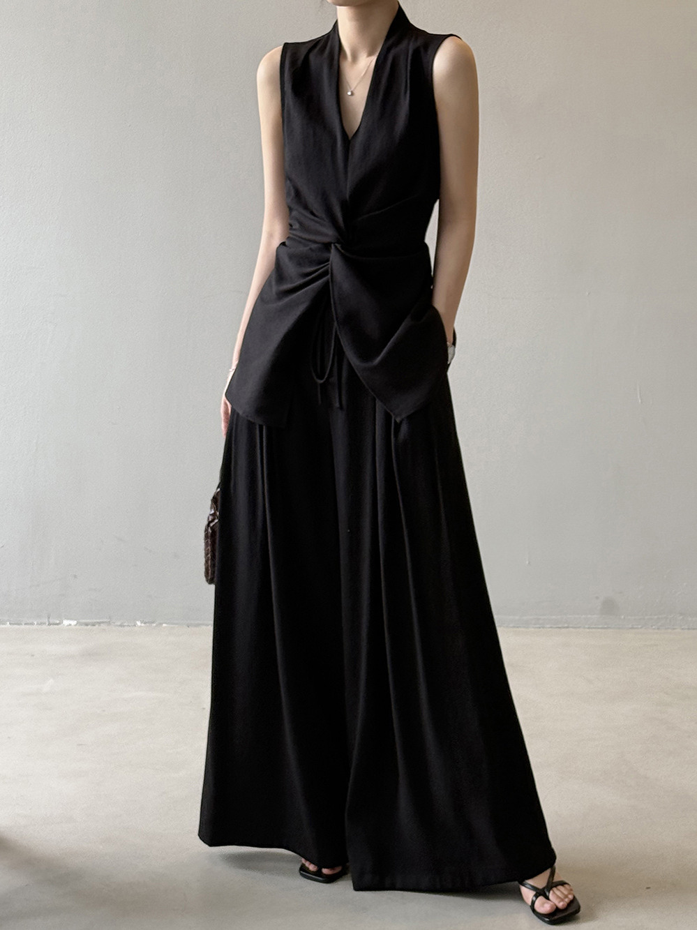 Twisted Sleeveless Shirt & Wide-Leg Pants Two-Piece Set for Women, Casual Summer 2025 Outfit, Boho Style Floor-Length Trousers