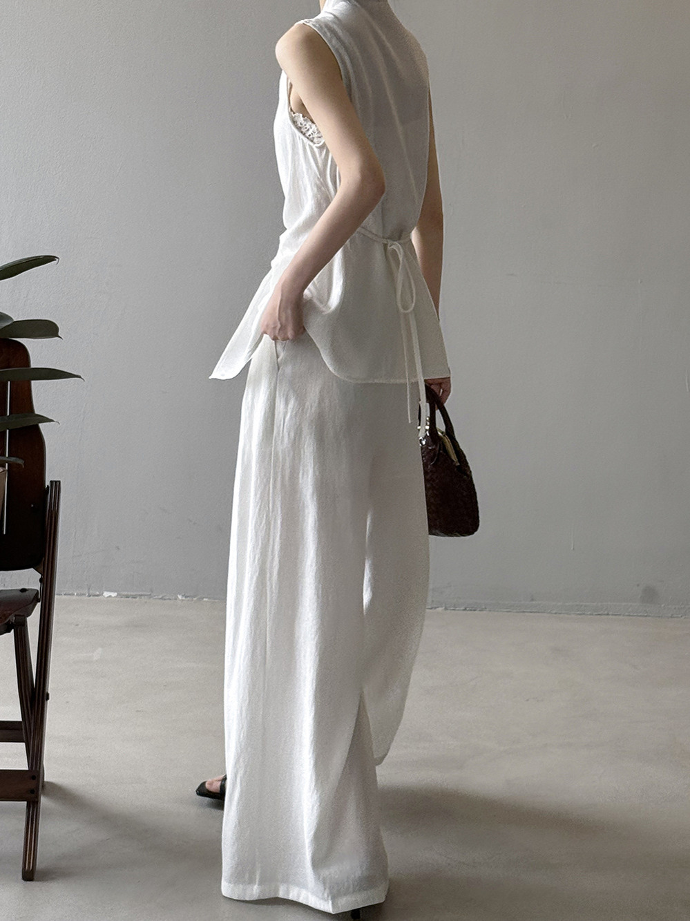 Twisted Sleeveless Shirt & Wide-Leg Pants Two-Piece Set for Women, Casual Summer 2025 Outfit, Boho Style Floor-Length Trousers Twisted Sleeveless Shirt & Wide-Leg Pants Two-Piece Set for Women, Casual Summer 2025 Outfit, Boho Style Floor-Length Trousers