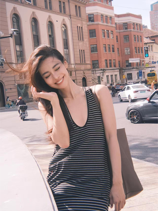 U-Neck Striped Sling Dress - Casual Vacation Style, Relaxed Fit, Long Skirt, Versatile Fashion for Summer Getaways U-Neck Striped Sling Dress - Casual Vacation Style, Relaxed Fit, Long Skirt, Versatile Fashion for Summer Getaways