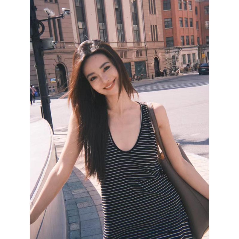 U-Neck Striped Sling Dress - Casual Vacation Style, Relaxed Fit, Long Skirt, Versatile Fashion for Summer Getaways U-Neck Striped Sling Dress - Casual Vacation Style, Relaxed Fit, Long Skirt, Versatile Fashion for Summer Getaways