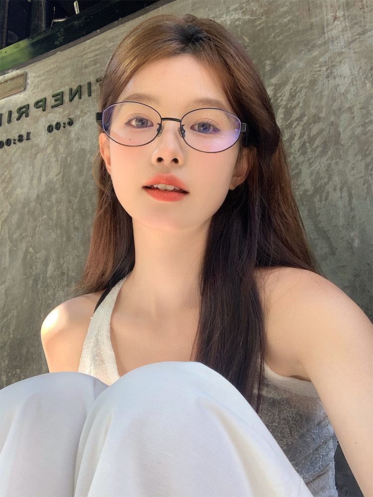 Ultra-Light Titanium Oval Eyeglass Frame for Women - Slimming Effect, Ideal for Round and Square Faces, Prescription Ready Ultra-Light Titanium Oval Eyeglass Frame for Women - Slimming Effect, Ideal for Round and Square Faces, Prescription Ready