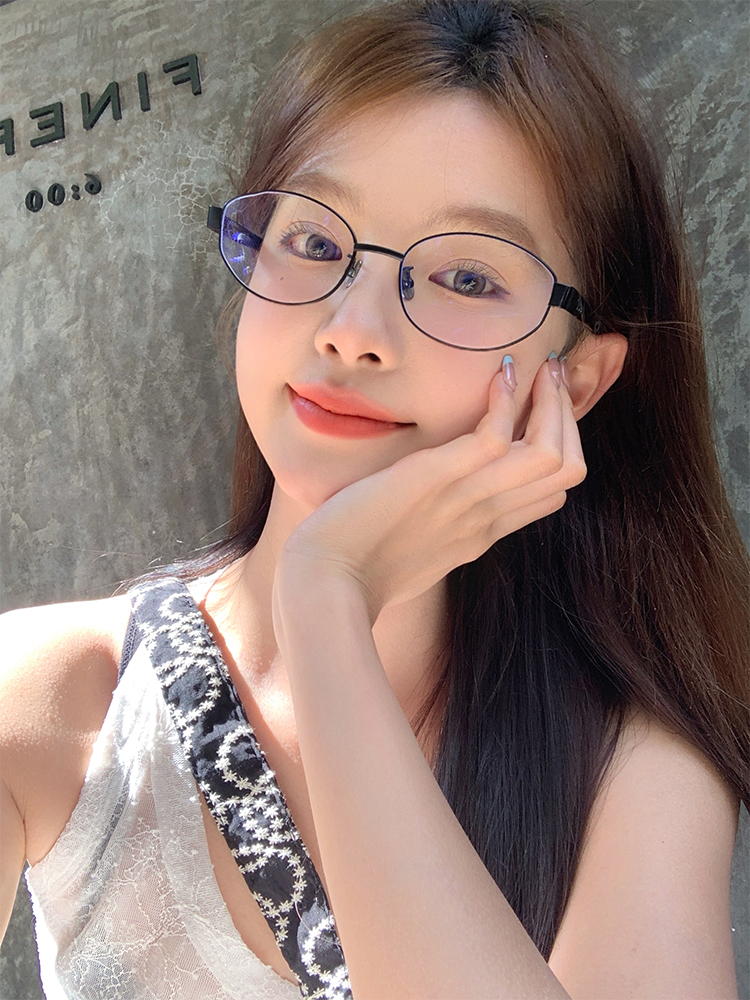 Ultra-Light Titanium Oval Eyeglass Frame for Women - Slimming Effect, Ideal for Round and Square Faces, Prescription Ready Ultra-Light Titanium Oval Eyeglass Frame for Women - Slimming Effect, Ideal for Round and Square Faces, Prescription Ready