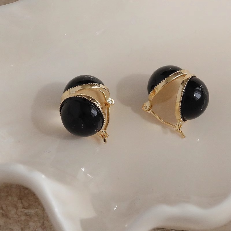 Unique Double-Sided Black Agate Ear Clips - Elegant Stud Earrings for Women, Stylish Statement Jewelry, Perfect for Any Occasion Unique Double-Sided Black Agate Ear Clips - Elegant Stud Earrings for Women, Stylish Statement Jewelry, Perfect for Any Occasion
