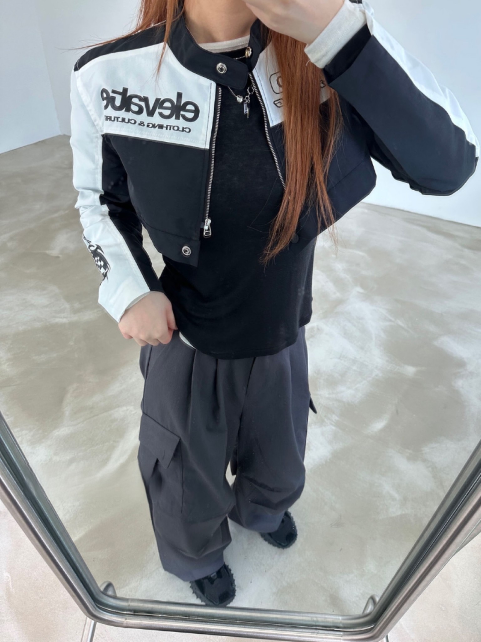 Unique Early Autumn Racing Short Motorcycle Jacket in ITZY Style - Casual Outerwear for Effortless Chic